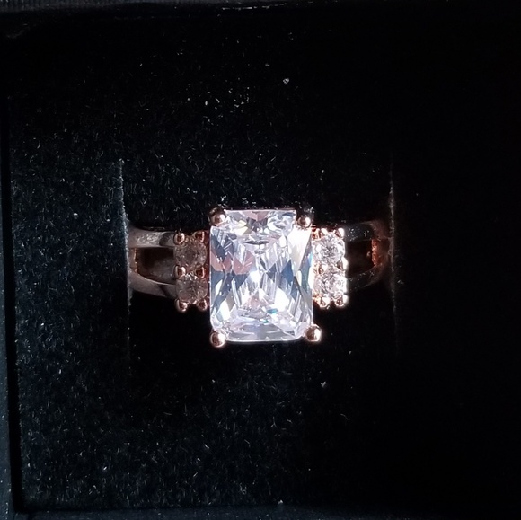Jewelry - Exquisite Rose Gold Filled Ring